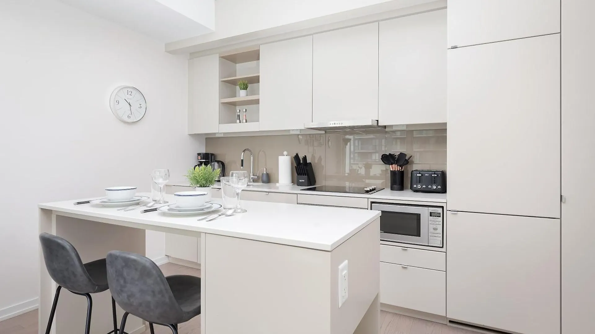 1Br Space - Downtown Toronto 0*,  Canada