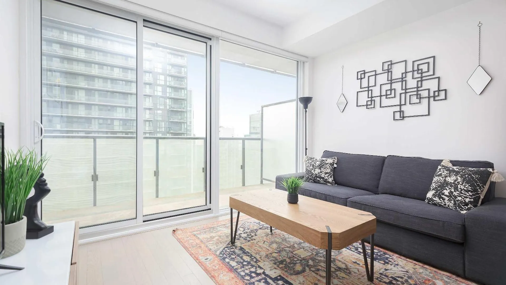 Apartment 1Br Space - Downtown Toronto Canada